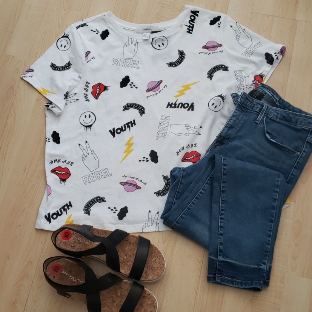 F21 logo tee